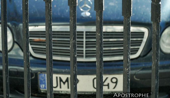 Митниця не винувата: чому в Україні розмитнення коштує дорожче самого авто