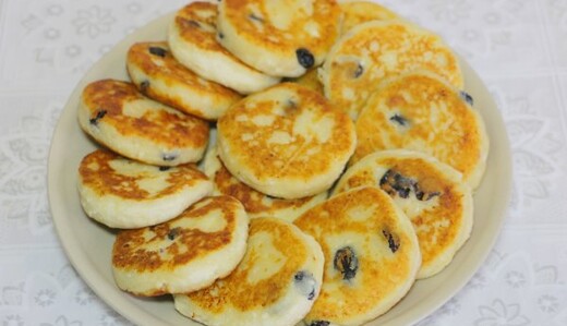 Ніжні сирники з родзинками за 30 хвилин: покроковий рецепт і поради