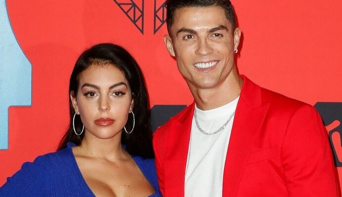 Криштиану Роналду и его возлюбленная отпраздновали 2-летие младшей дочери: фото