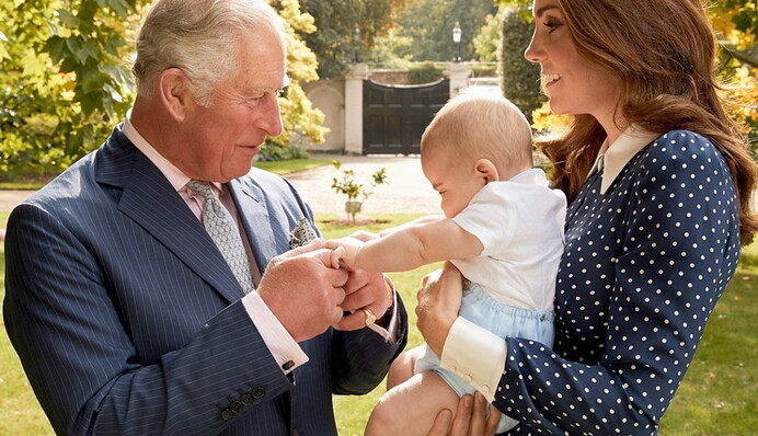 Королівська родина привітала принца Чарльза з днем народження зворушливими сімейними фото