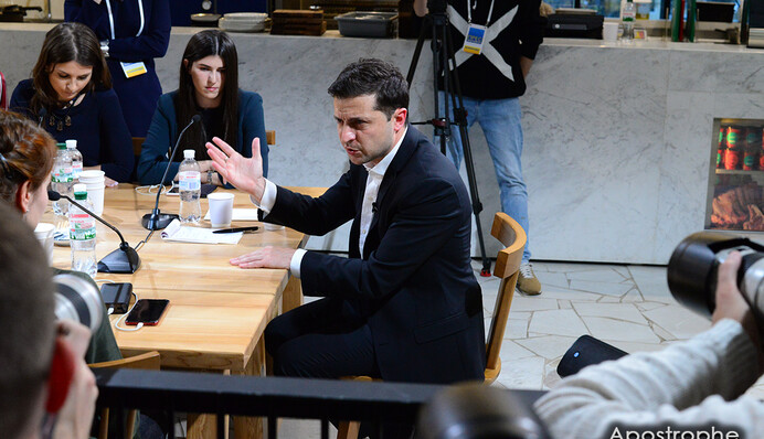 Средство от "усталости": как Зеленский решил бороться с фейками в медиа