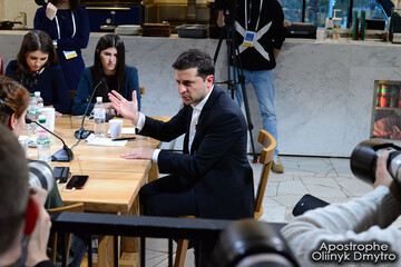 Средство от "усталости": как Зеленский решил бороться с фейками в медиа