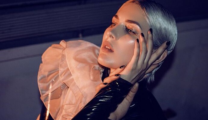 MARUV отменила выступление в России: певице стало плохо в аэропорту