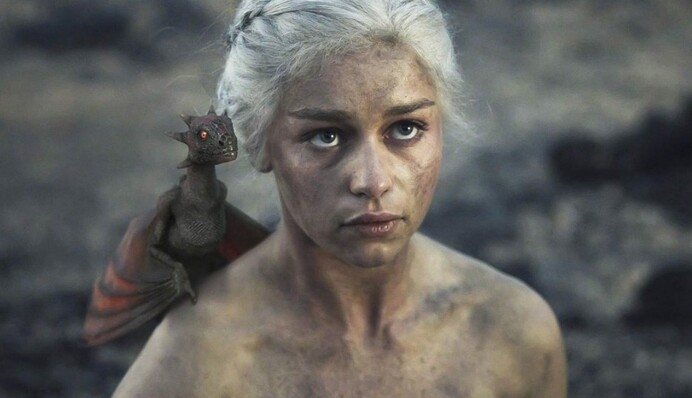 Я их послала: Эмилия Кларк рассказала, как ее заставляли обнажаться в 