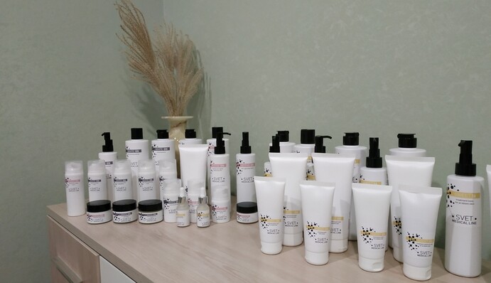 В клинике Esthel представили новую косметику по уходу за кожей: фото