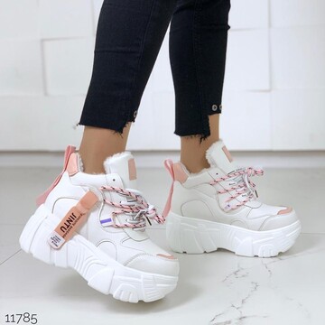 У чому зустріти перший сніг: 10 стильних моделей взуття на цю зиму