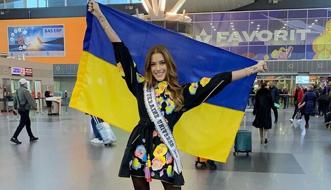 Українська красуня у сукні-вишиванці вирушила в США на 