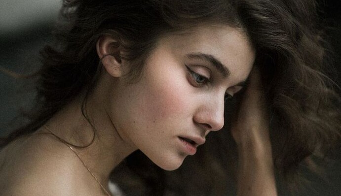 Валялася по підлозі, кричала, гавкала: українська співачка розповіла про панічні атаки