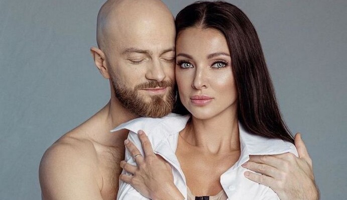 Влад Яма снялся в чувственной фотосессии с красавицей-женой