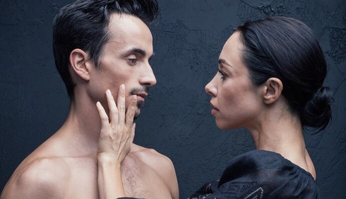 Катерина Кухар з чоловіком показали пристрасть на сторінках відомого глянцю: фото