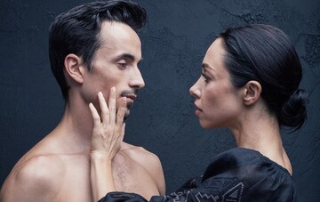 Катерина Кухар з чоловіком показали пристрасть на сторінках відомого глянцю: фото