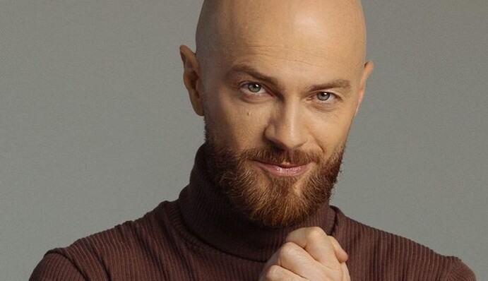 Влад Яма показав архівне фото, на якому його не впізнати