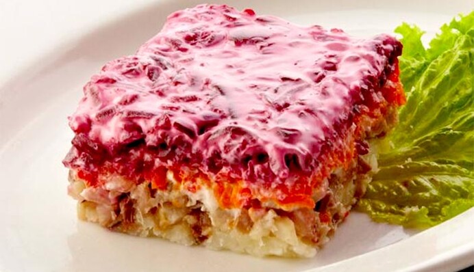 Класична шуба до святкового столу: простий рецепт улюбленого салату