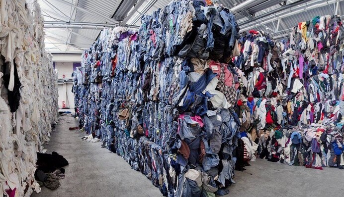 Дизайнер сделал полезную рекламу для шопоголиков в честь Черной пятницы: фото