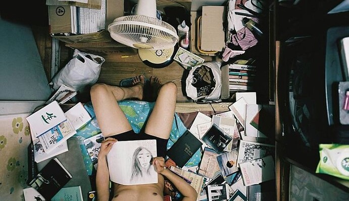 Фотограф показав життя бідних корейців - ці фото змусять вас полюбити свою квартиру