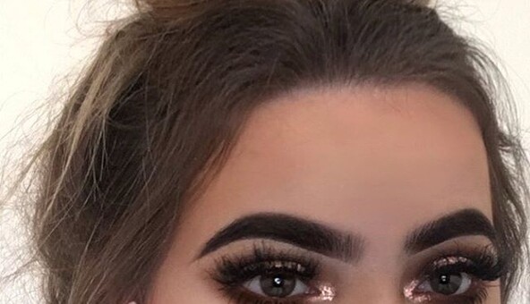 Макіяж на Новий рік: 10 оригінальних ідей, які замінять похід в салон