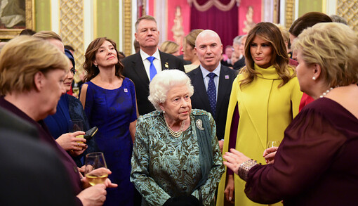 Мелания Трамп встретилась с Елизаветой II в особом наряде - такой только у первой леди США