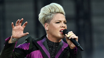 Співачка Pink вирішила позбутися волосся: фото нового образу