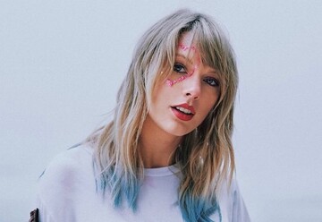 Тейлор Свіфт випустила різдвяний кліп з кадрами з сімейного архіву: відео