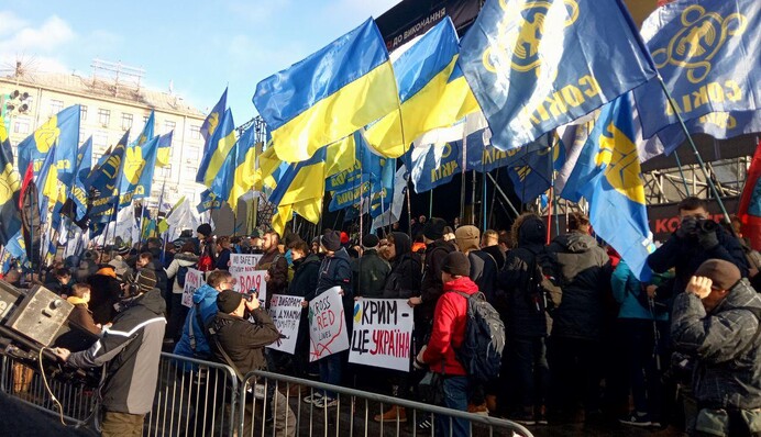 Много флагов и ультиматумы: как прошел митинг на Майдане накануне саммита в Париже, фото и видео