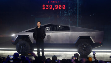 Ілон Маск прокатав на своєму пікапі знаменитостей - новий Cybertruck помітили на вулицях Лос-Анджелеса