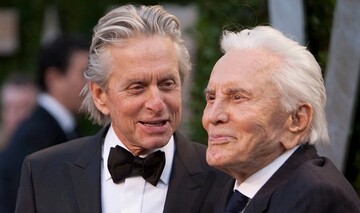 Кірку Дугласу виповнилося 103 роки: сім'я привітала легенду Голлівуду зворушливими фото