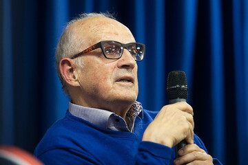 Українцям треба боротися за Зеленського, але він оточений трьома зрадниками - Андрій Піонтковський