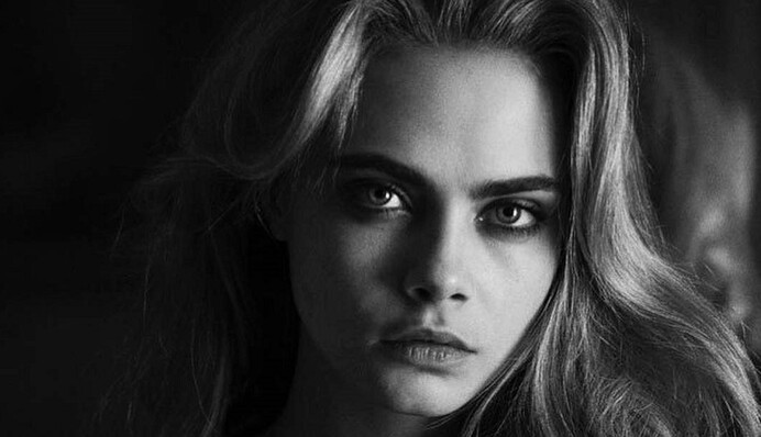 Кара Делевинь объявила о расставании, но фанаты быстро заподозрили неладное