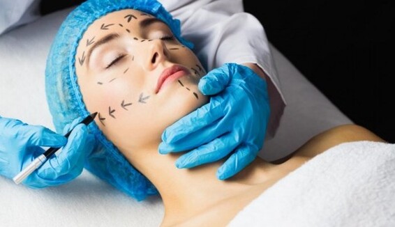 У відпустку за новою тілом: куди літають б'юті-туристи до кращих пластичних хірургів