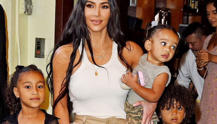 Ким Кардашьян рассказала, почему обратилась к суррогатному материнству