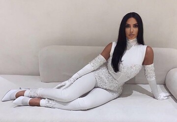 Повна ідилія: Кім Кардашьян поділилася з фанами різдвяною листівкою своєї сім'ї