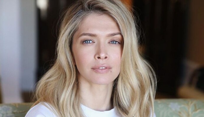 Вера Брежнева показала, как подросла ее младшая дочь: девочке уже 10 лет