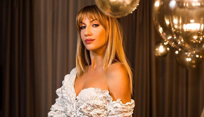 Леся Нікітюк зробила фото в ліжку: тепер фани розшукують автора знімка