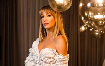 Леся Нікітюк зробила фото в ліжку: тепер фани розшукують автора знімка