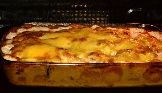 Як запекти м'ясо по-французьки: корисний рецепт до святкового столу