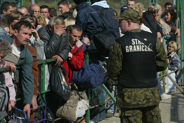 Будут брать всех подряд: кто останется в Украине после приглашения Меркель