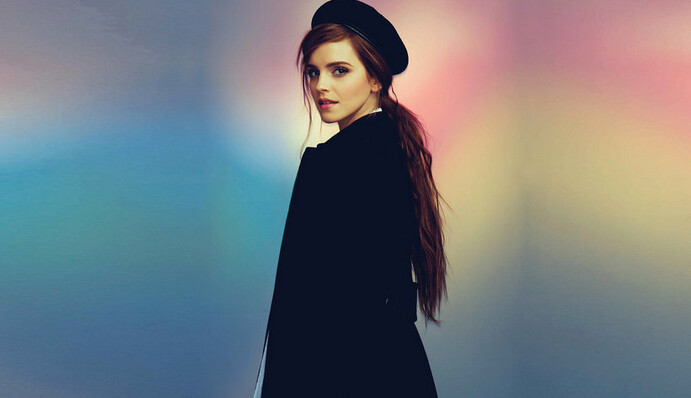 Эмма Уотсон поздравила фанатов с Рождеством, собрав звезд 