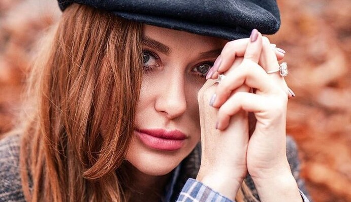 Слава Каминская прокомментировала нежный поцелуй с бывшим мужем