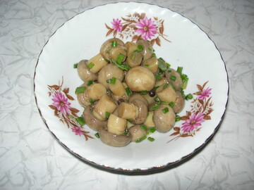 Мариновані печериці за 7 хвилин - простий рецепт закуски до святкового столу