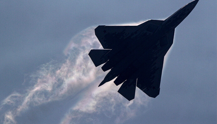 Иногда они падают: что случилось с российским пиар-самолетом Су-57