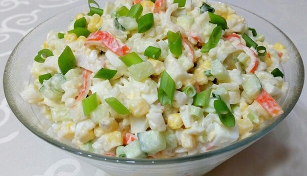 Рецепт салата Крабовье: чем просто и вкусно разнообразить стол к Новому году