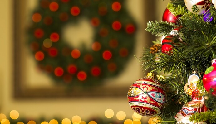 Прикрасити ялинку по-голлівудськи: який новорічний декор вибирають знаменитості