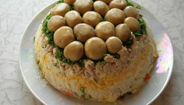 Салат Грибна поляна на Новий рік: рецепт і поради приготування