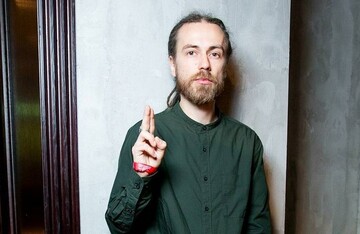 У Москві невідомі підпалили могилу репера Децла: фото