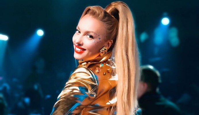 Полякова на колене сделала Каменских предложение, от которого не отказаться