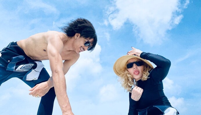 Мадонна проводить сімейну відпустку з 25-річним бойфрендом: фото