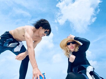 Мадонна проводить сімейну відпустку з 25-річним бойфрендом: фото