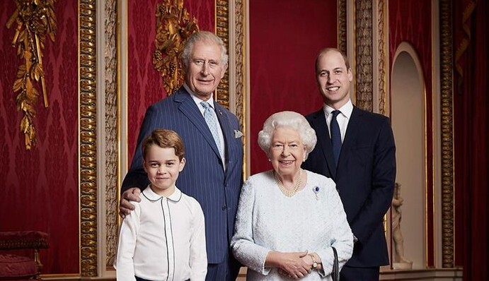 Єлизавета II і три головних спадкоємця: британська королівська сім'я представила новий портрет