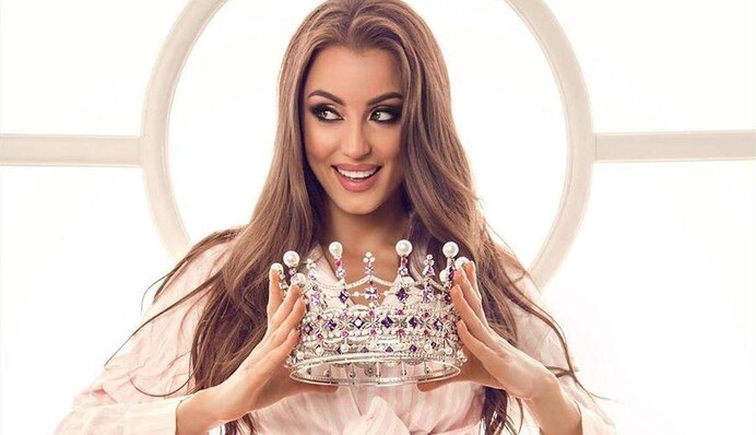 Міс Україну-2019 зняли на пляжі Балі - її фігурі та засмазі не можна не позаздрити