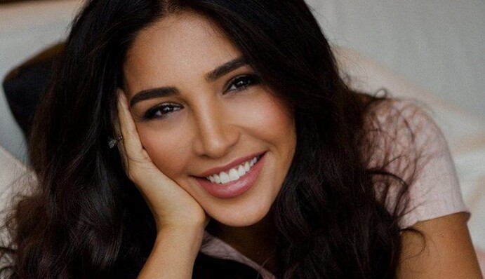 Санта Димопулос показала редкое фото с мужем и трехмесячной дочкой